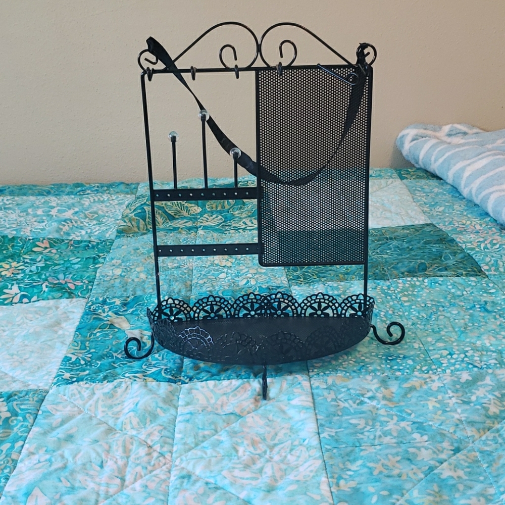 Ear ring/necklace/bracelet holder